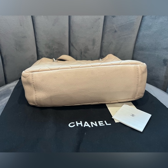 CHANEL Caviar Quilted Petite Shopping Tote PST - Picture 6 of 15